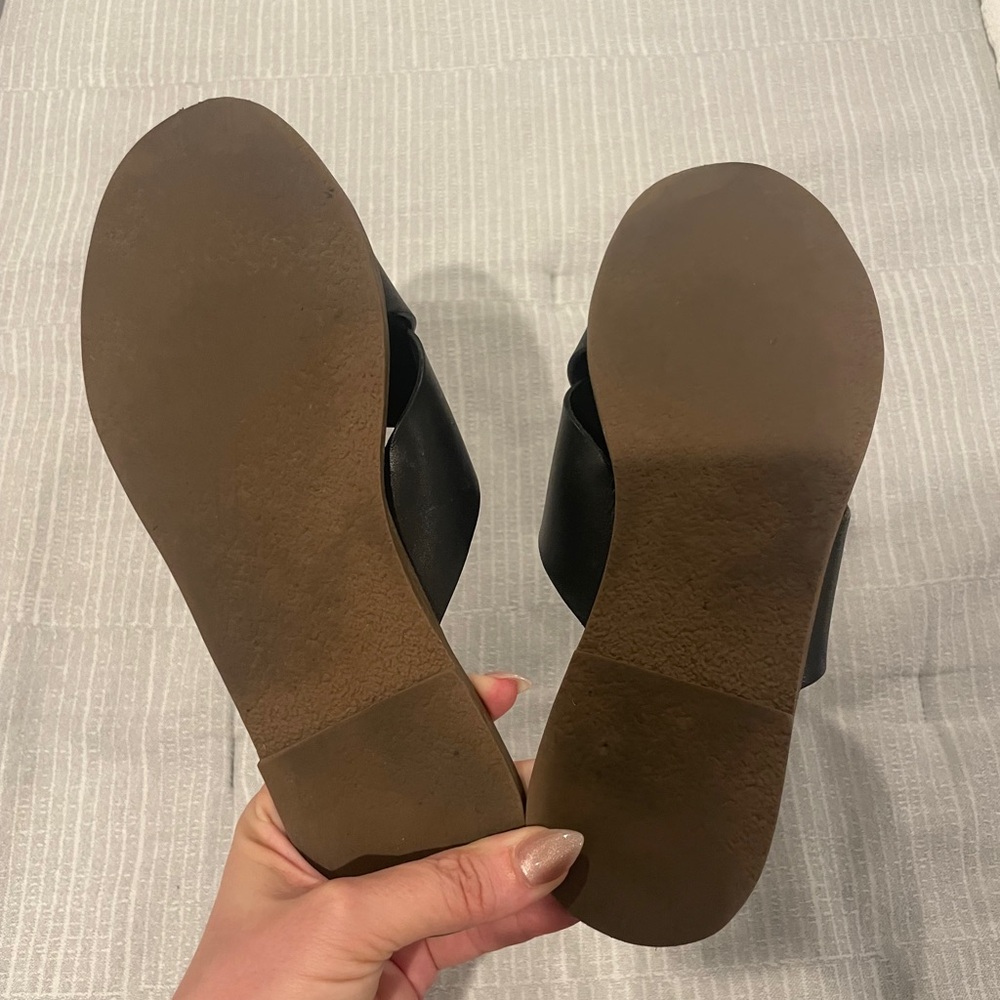 Madewell Black Leather Criss-Cross Sandals, Size 7 - Picture 8 of 10